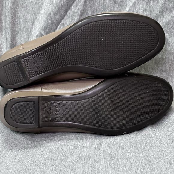 SAS Easier Loafers Clogs Shoes Womens Size 9.5 M Beige Leather Slip On Comfort - Picture 15 of 16